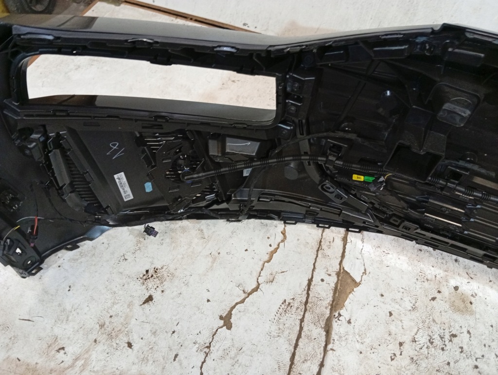 Бампер решётка  audi q6 e-tron 85h перед Доставка