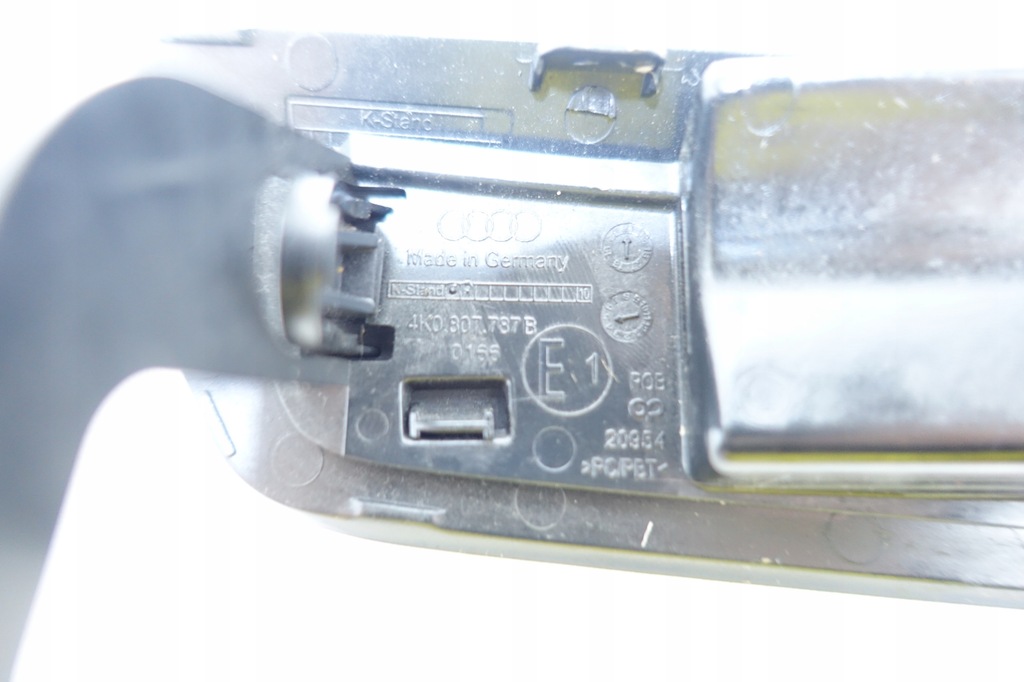 фото №2, Заглушка распылителя левая audi a6 c8 4k0