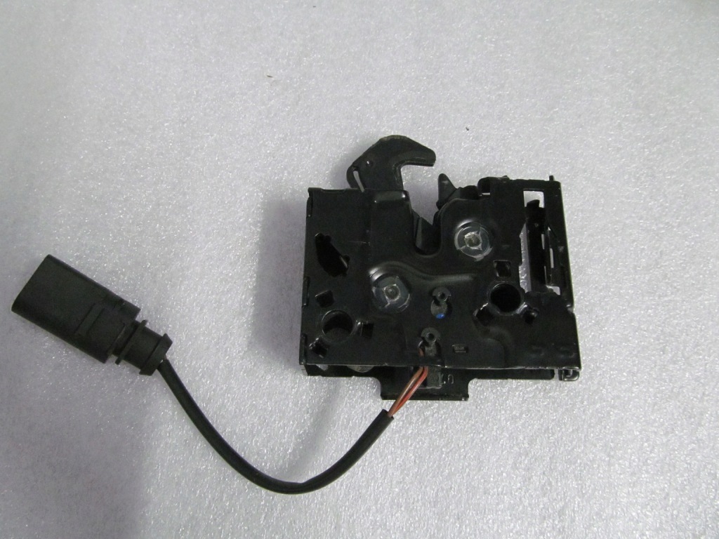 Купить Audi оригинальный номер 4n0823509 замок капота