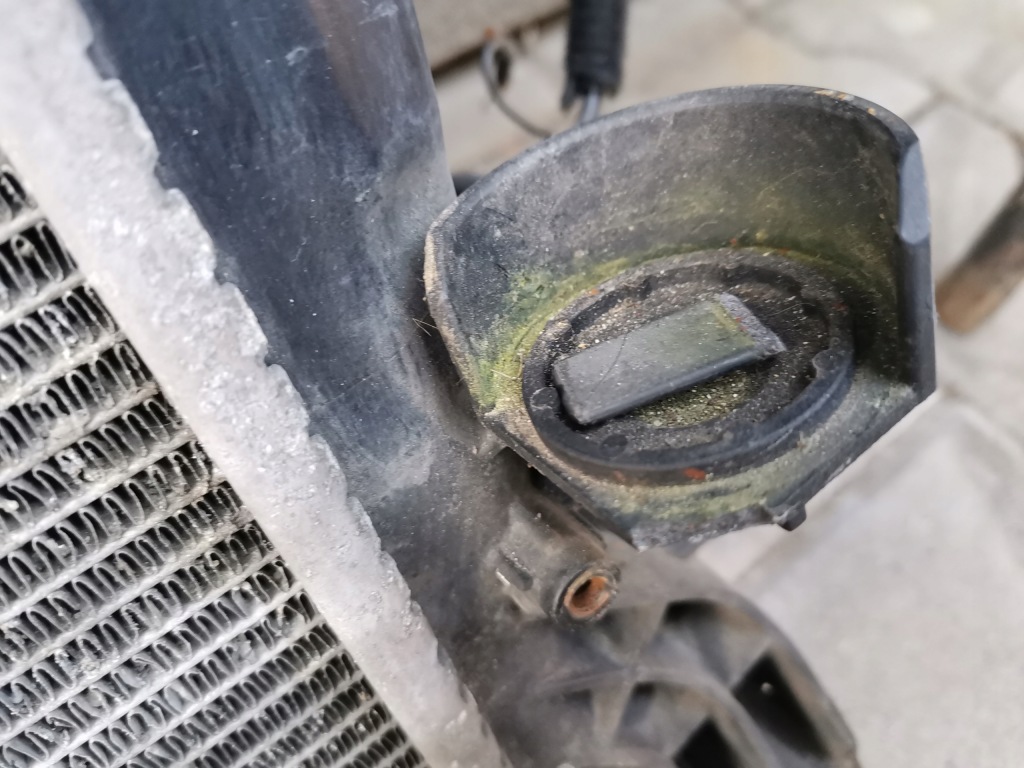 Радіатор води вентилятор opel corsa d 1,3 cdti Зі Шроту