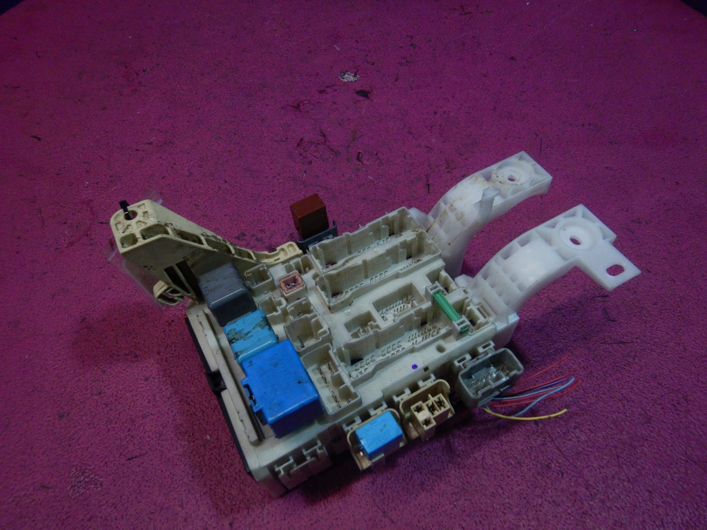 фото №1, Yaris ii 05-09 коробка предохранителей 82730-52341