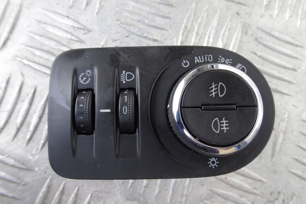 фото №1, Opel zafira c выключатель света 13294821 11-