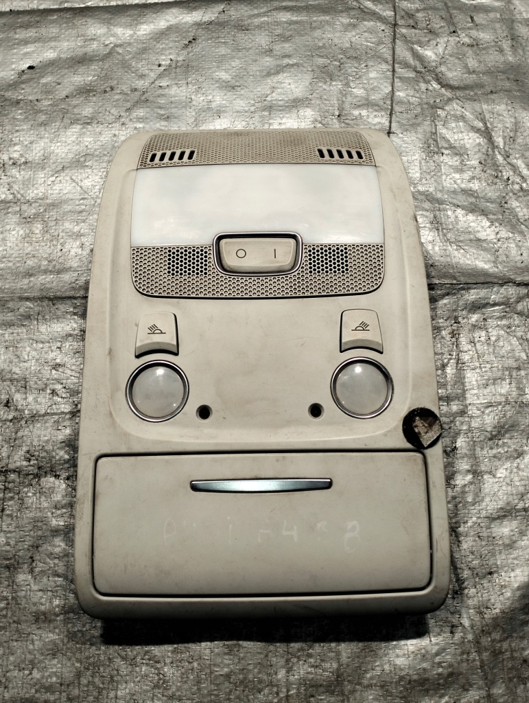 фото №1, Audi a4 b8 2007-2015 лампа стельовий 8t0947135b