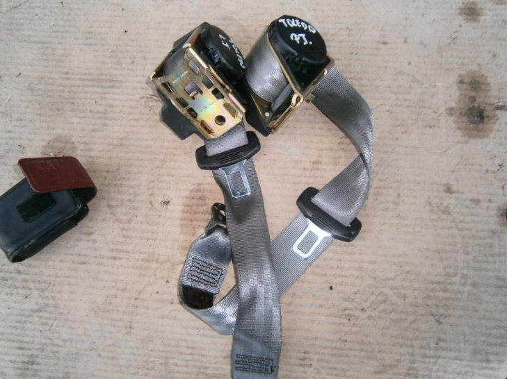 фото №1, Seat toledo i leon ii 99-05 - pas правый задняя szary