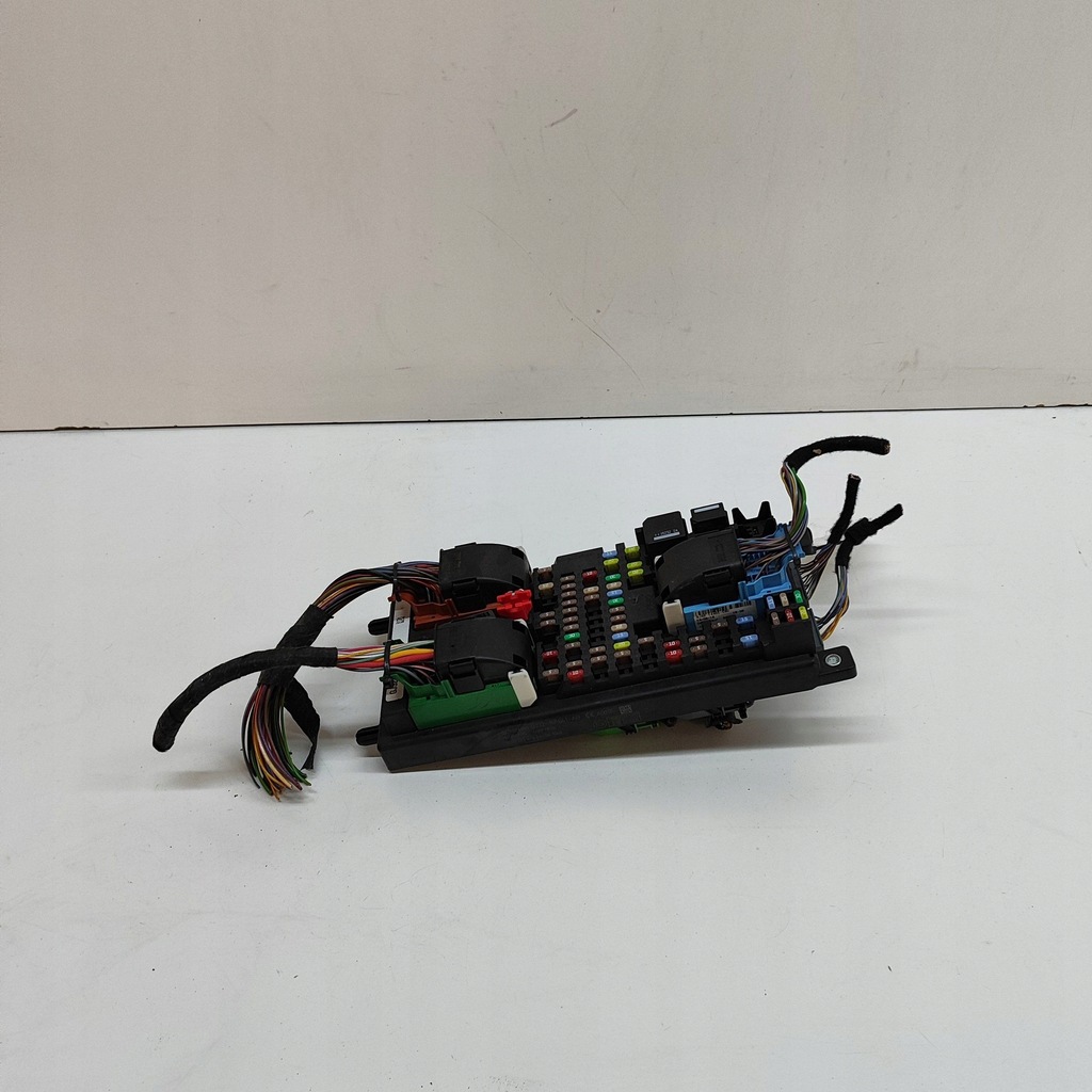 фото №1, Land rover range rover evoque l538 2015 рамка / модуль предохранителей