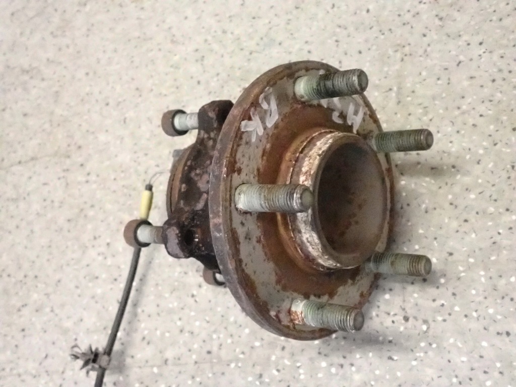 фото №1, Mazda3 mazda 3 bk 03- ступиця колеса задня задня