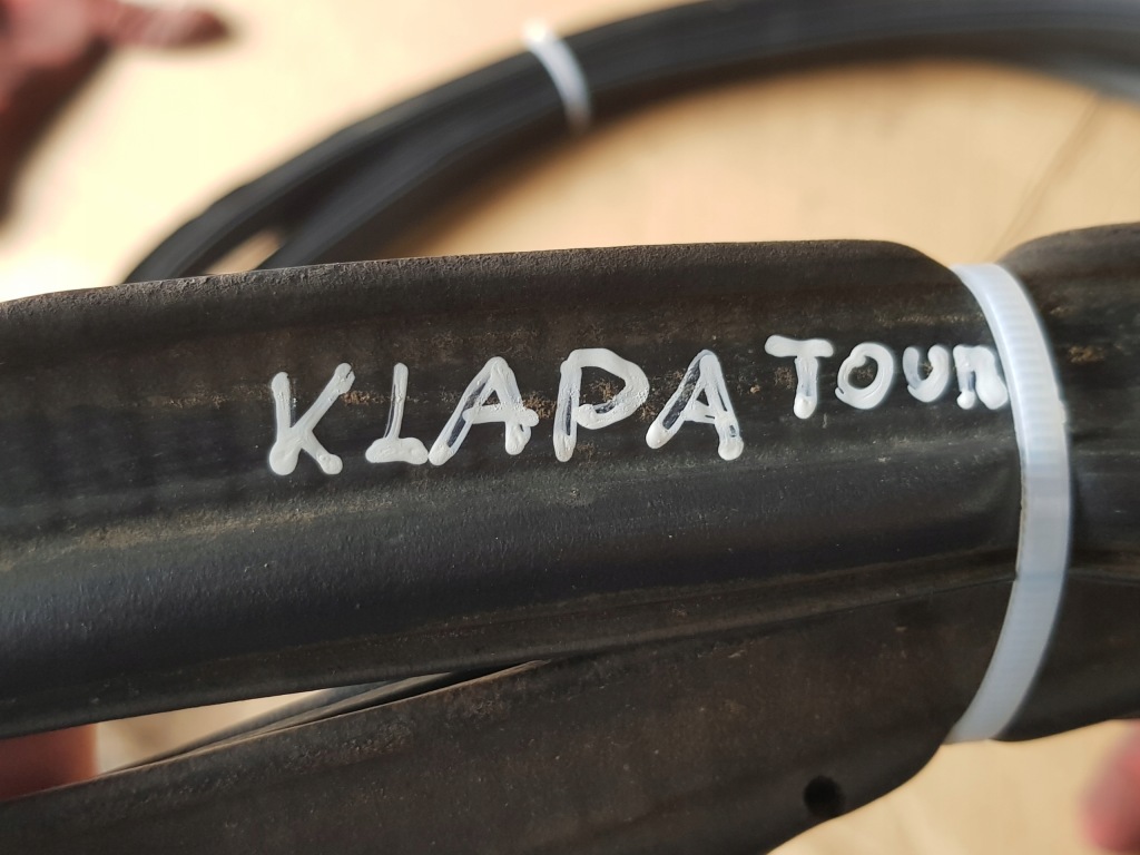 фото №14, Прокладка крышки задняя - ниша багажника / vw touran i - 2003-2010 - оригинал