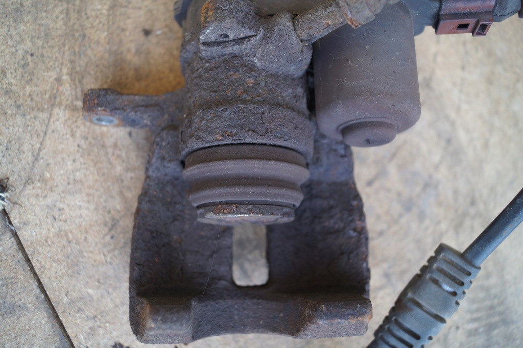 фото №5, Суппорт правый задняя audi a5 8t lift 2.0 tdi