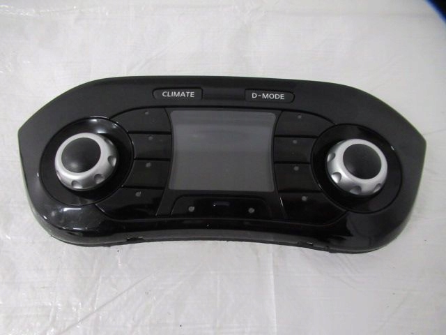 фото №1, Nissan juke панель кондиционера