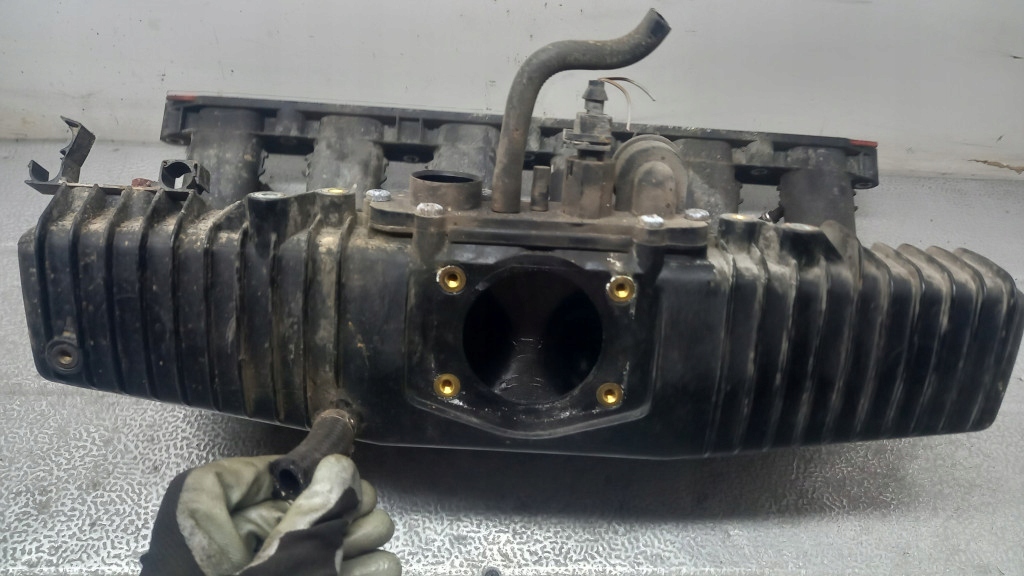 Коллектор впускной  bmw e39 520 i 98r sedan 1427618 Недорого