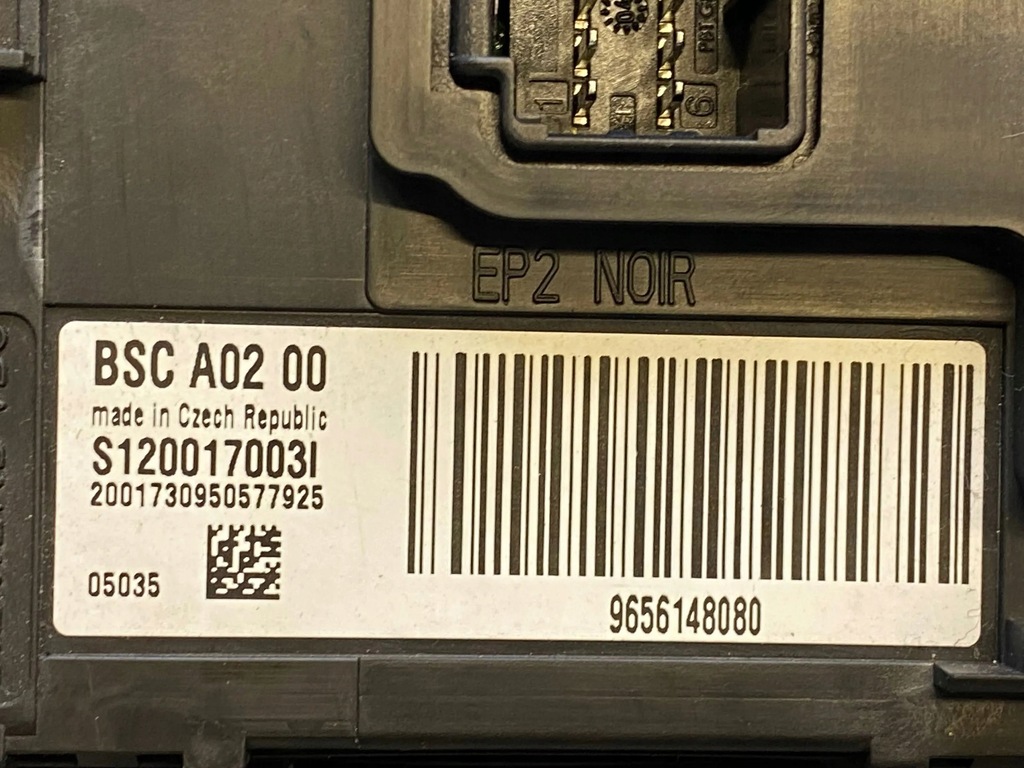 фото №8, Peugeot 407 2005 рамка / модуль запобіжників