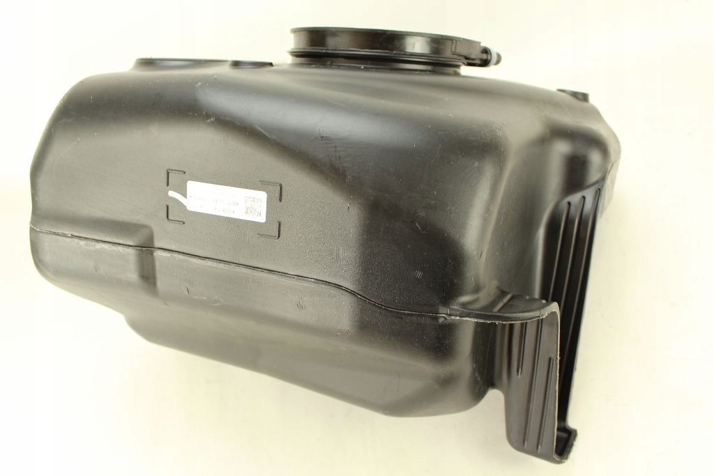 Бак adblue vw passat b8 superb iii 3q0131877d Цена