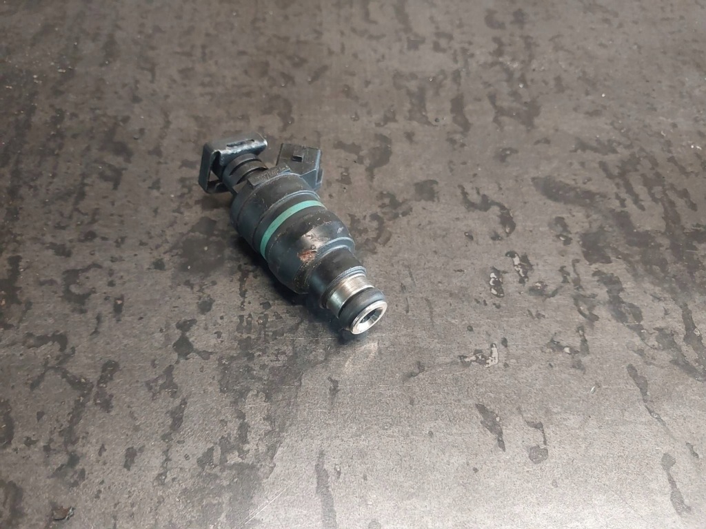 Купить Форсунка топлива bmw 3 e36 318i m40b18 184e1 03762fa 1731357