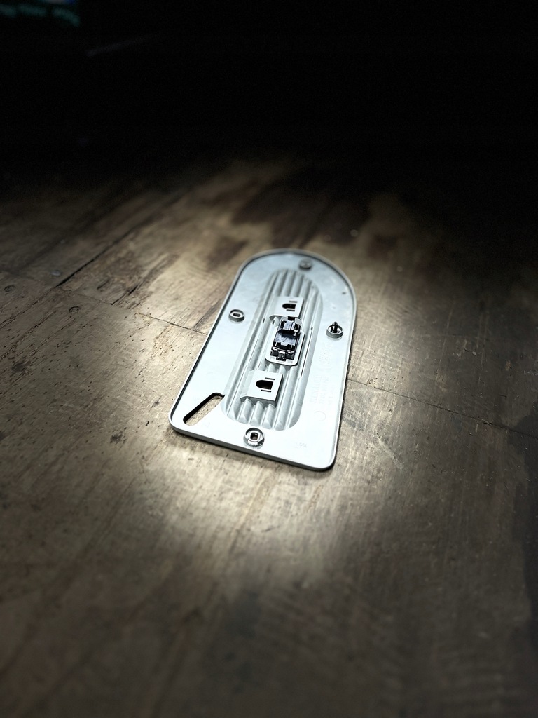 фото №1, Kangoo защита багажника задняя левая 7700354752