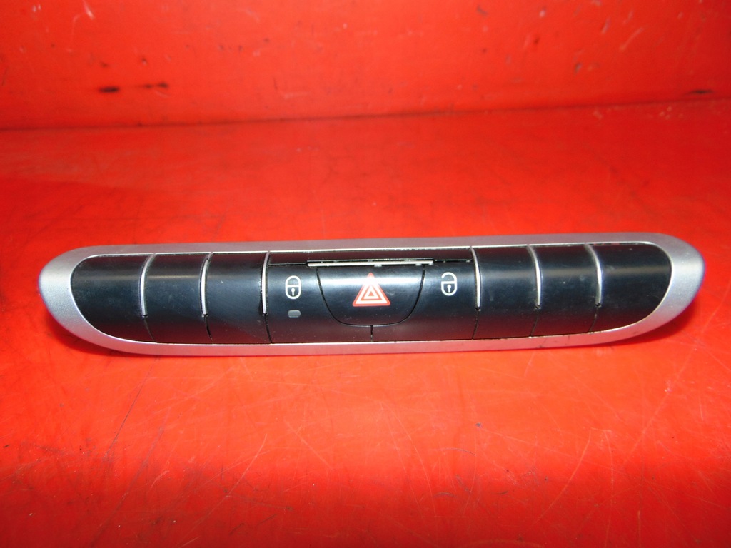 фото №1, Smart fortwo ii 451 панель переключатель аварийных