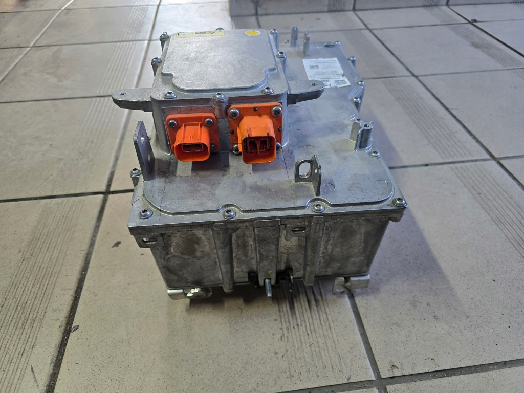 Модуль інвертор конвертер інвертор гібрид e-208 peugeot corsa f в Україні