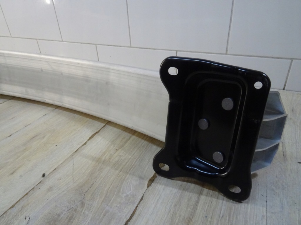 Tesla model y 2023 балка бампера задній задня підсилювач 1487616-00-b llu Зі Шроту