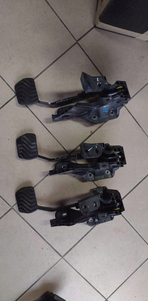 фото №1, Педаль сцепления renault captur ii состояние jak nowa