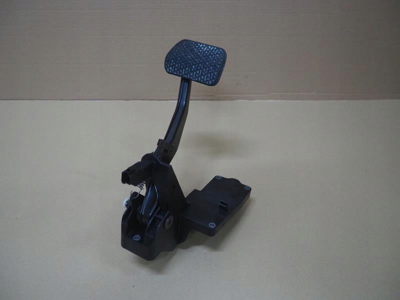 фото №1, Педаль тормоза автоматическая коробка передач mercedes w169