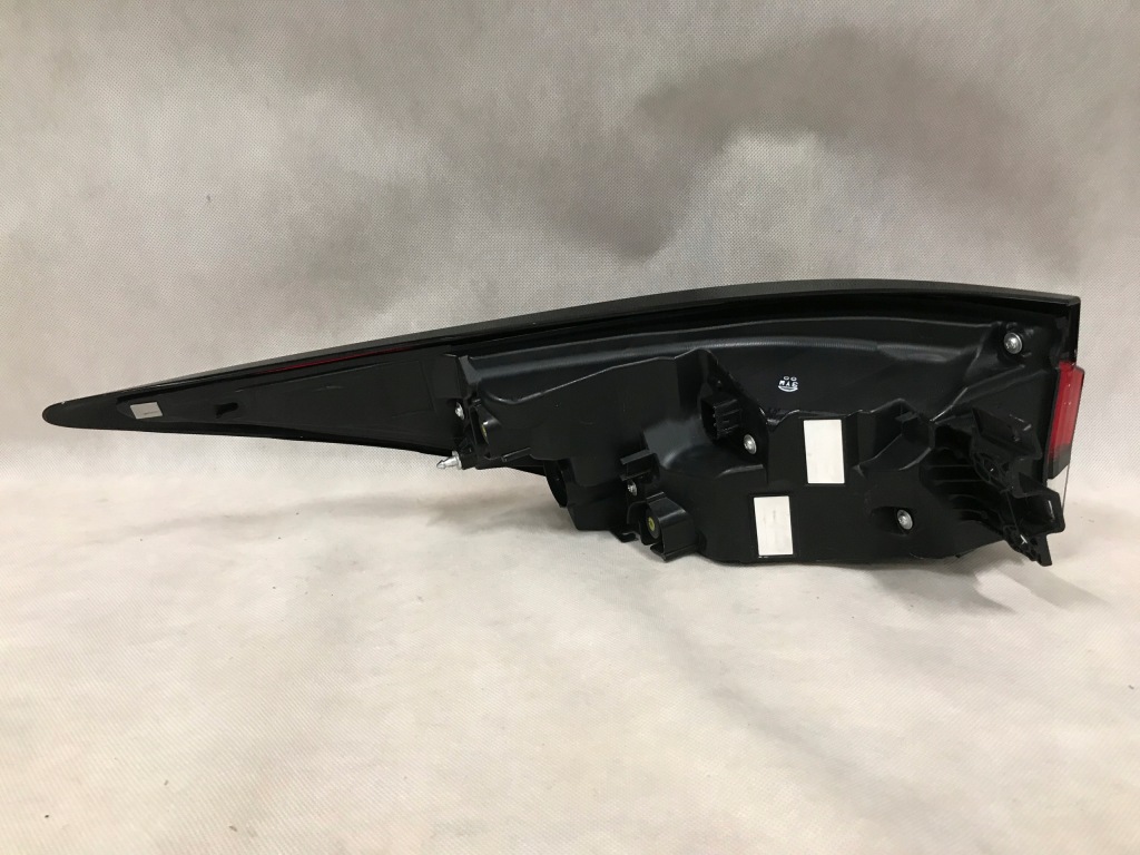 Lexus rx v 2022- фара задняя наружная правый  led европа Оригинал