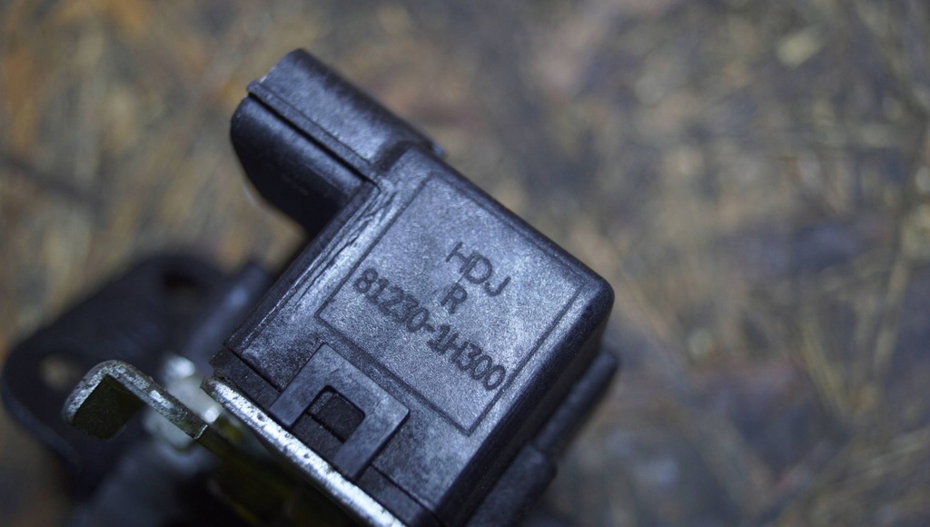 фото №9, Hyundai ix35 замок задний крышки 81230-1h300 871