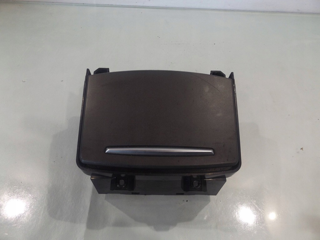 фото №1, Audi a6 c6 4f попільничка