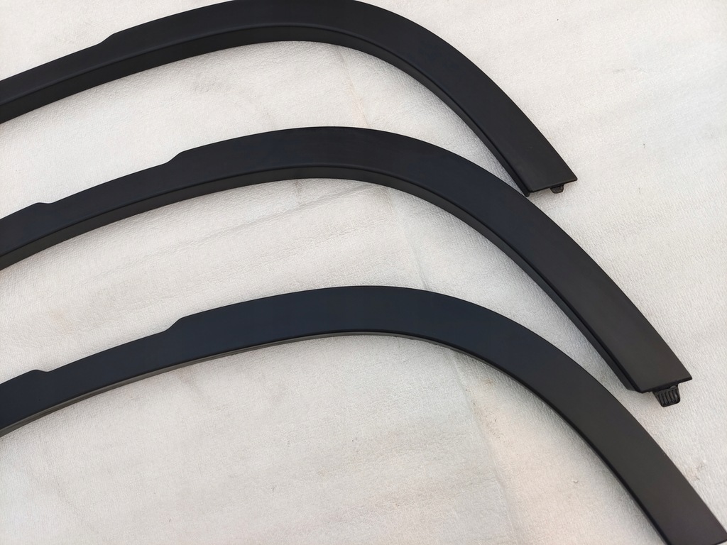 фото №3, Land rover defender молдинг крыла правая перед l8b2-16a074-ax