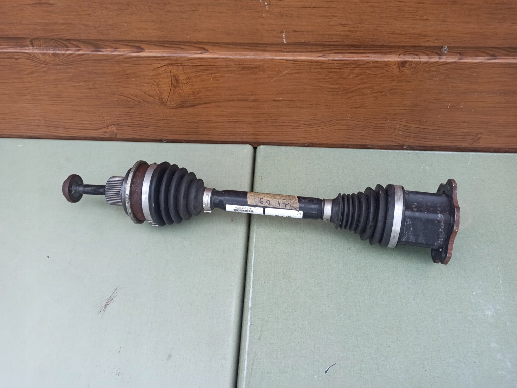 фото №1, Приводной вал левая правая audi a4 a5 b9 2.0tdi 8w0407271