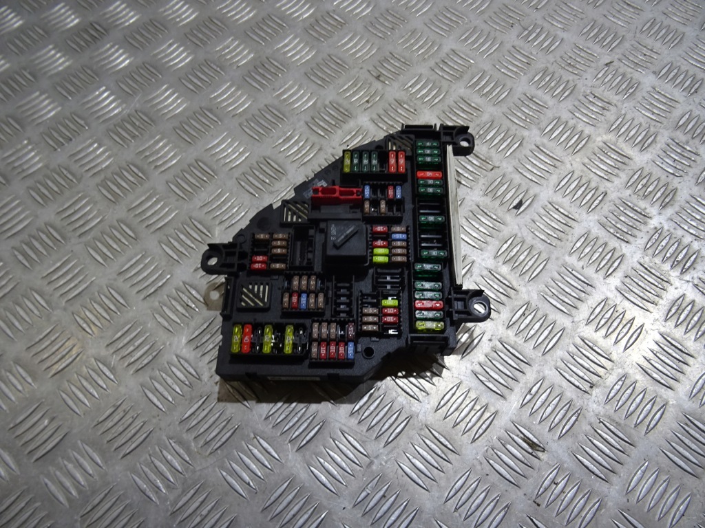 Купить Bmw f01 lci коробка предохранителей 9264924