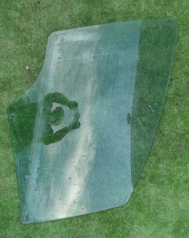 фото №1, Citroen c3 ii стекло дверь правый перед