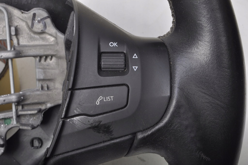 фото №3, Peugeot 2008 воздуховод кожаный