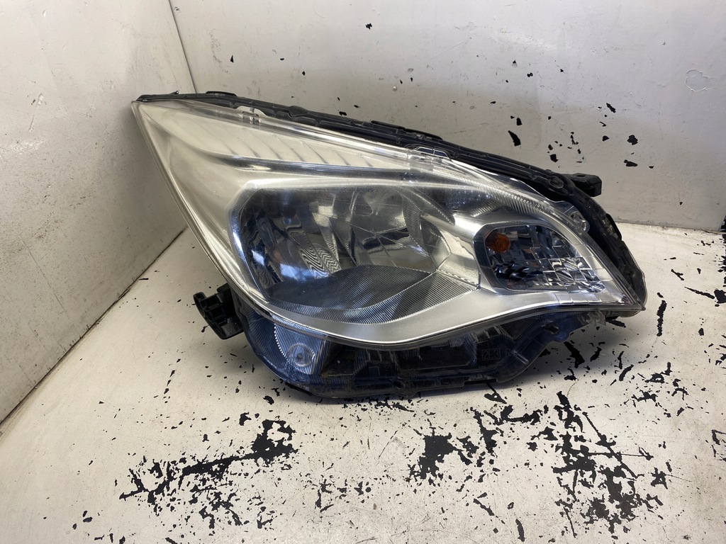 фото №1, Subaru trezia лампа правий перед