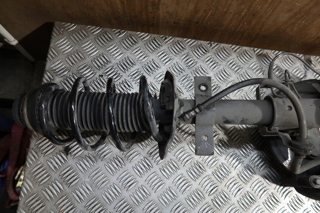 фото №6, Поворотный кулак правый перед clio v 0.9 tce