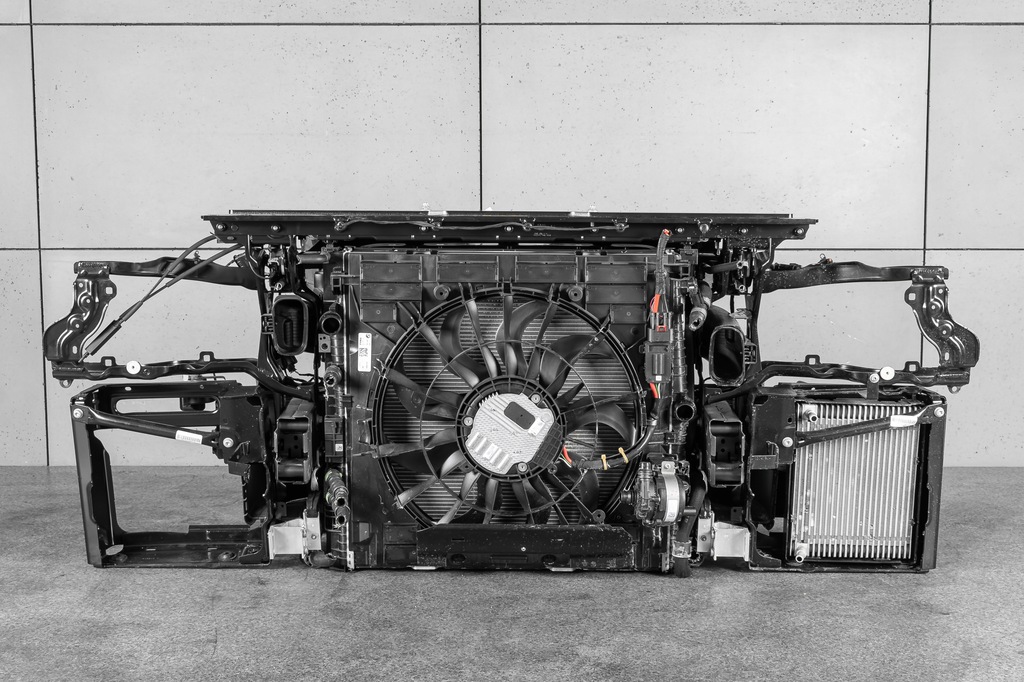 фото №13, Bmw xm g09 капот крыло бампер pas радиатор лампы led m-power c5y europa