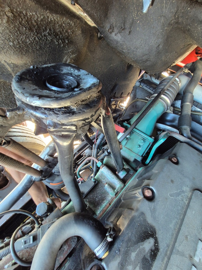 фото №1, Домкрат перемикання передач кронштейн тяга механічна коробка передач volvo fm 9 12