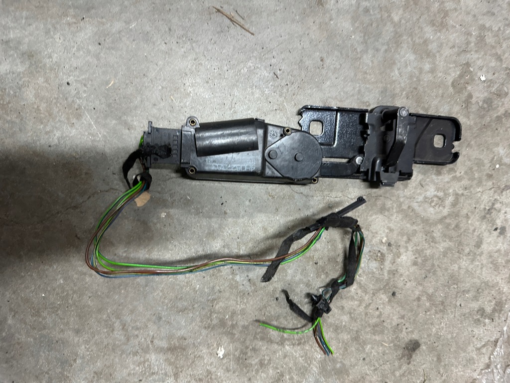 фото №1, Audi a8 d4 a6 a7 4g замок доводчик кришки