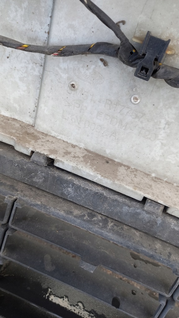 фото №16, Бампер перед ford c-max 3m51-r17757