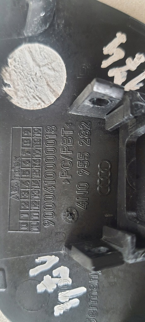 фото №5, Заглушка распылителя бампера передний правая audi a8 d5