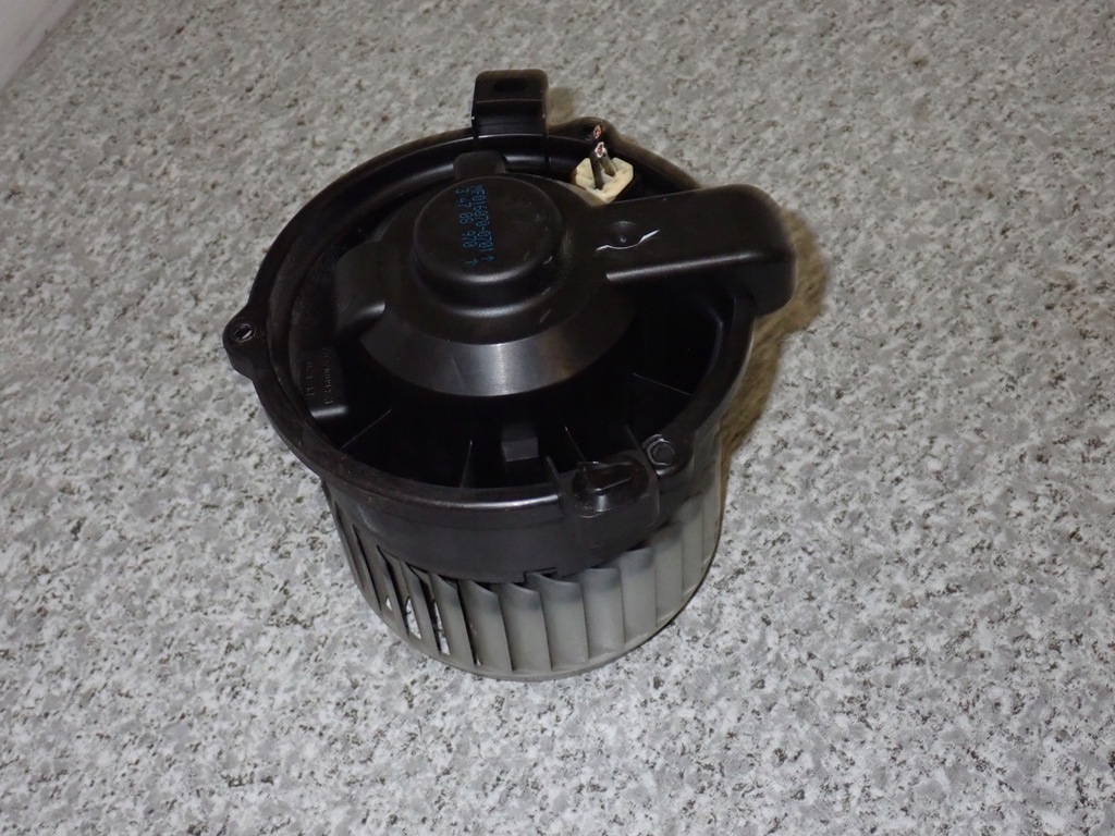 фото №5, Mitsubishi colt 04- двигатель вентилятора отопителя