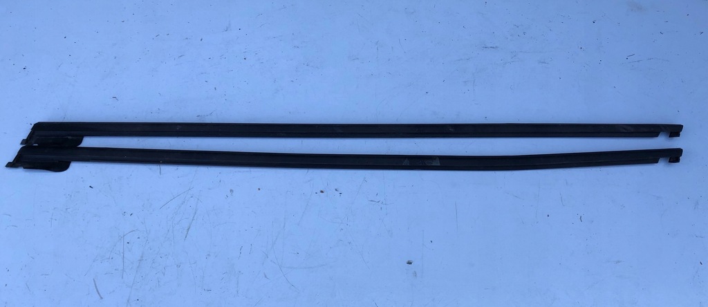 фото №1, Skoda rapid молдинг уплотнитель левый задняя 5ja839477