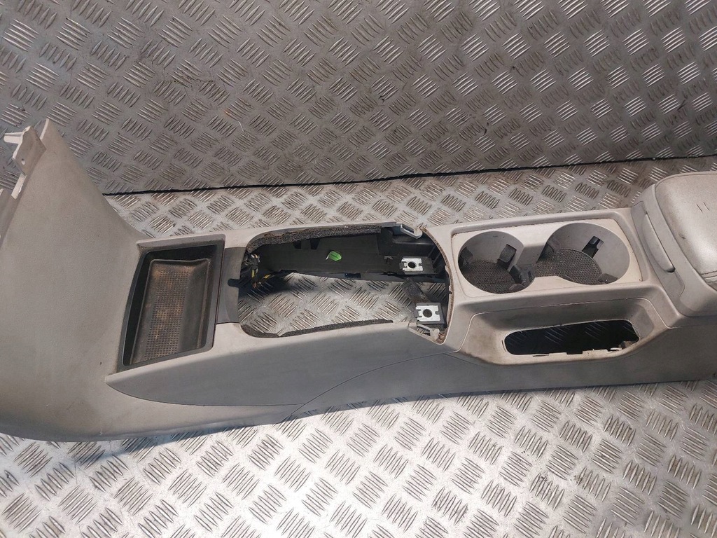 фото №13, Туннель средний подлокотник volvo v50 i