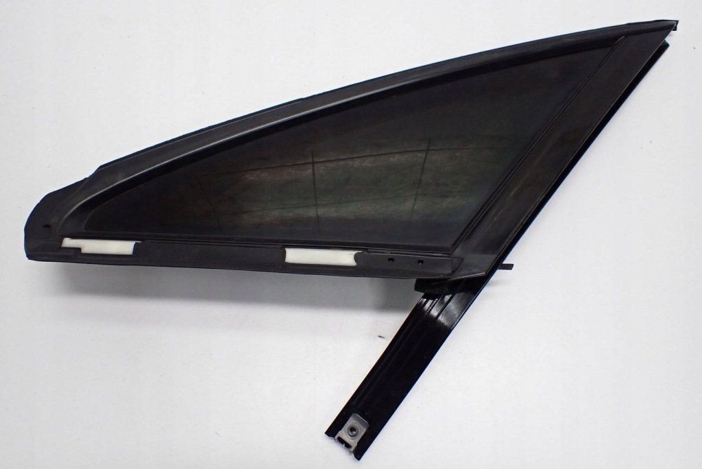 Купить Стекло треугольник дверь правый задний  mercedes e-klasa c238 coupe 18r