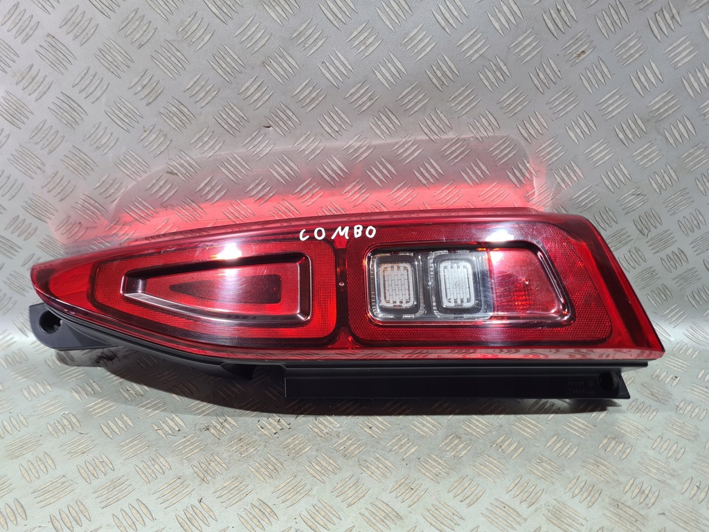 фото №1, Лампа правая задняя opel combo e berlingo iv