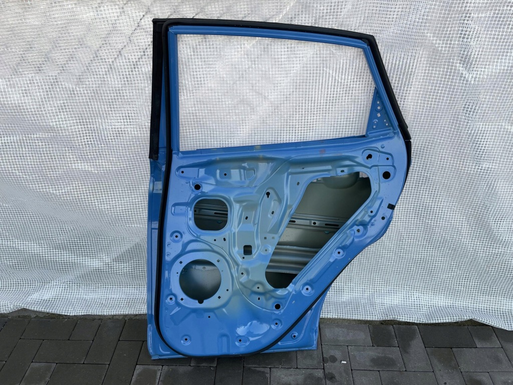 Hyundai kona дверь задняя правое Доставка