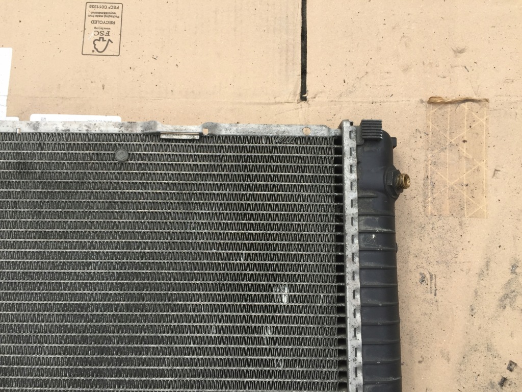 Mercedes радиатор воды a1245001503 Оригинал