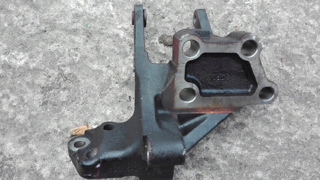 фото №7, Кронштейн лапы toyota avensis t25 d4d