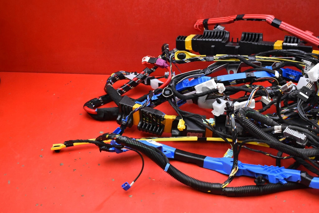 Жгут электропроводка салона 1521342-00-b tesla model y 78.4 kwh 514 km 20- Доставка