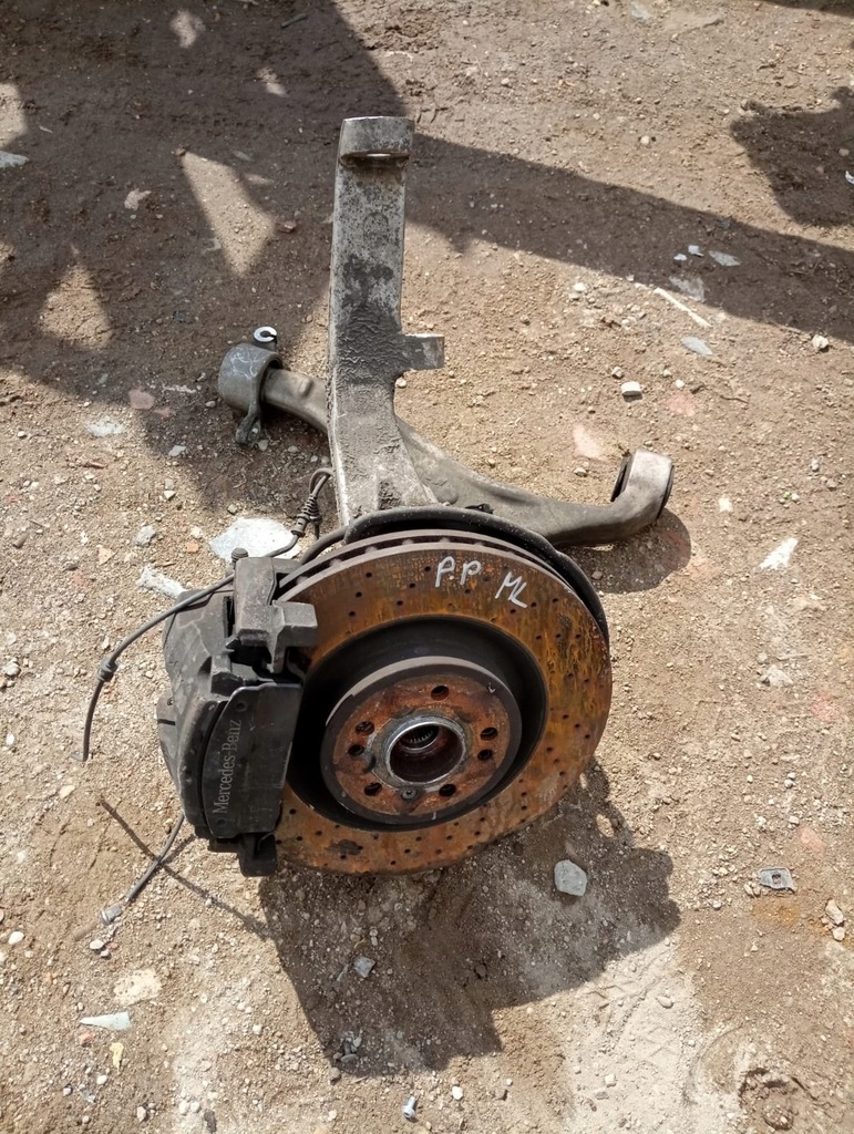 фото №1, Mercedes-benz оригинальный номер поворотный кулак