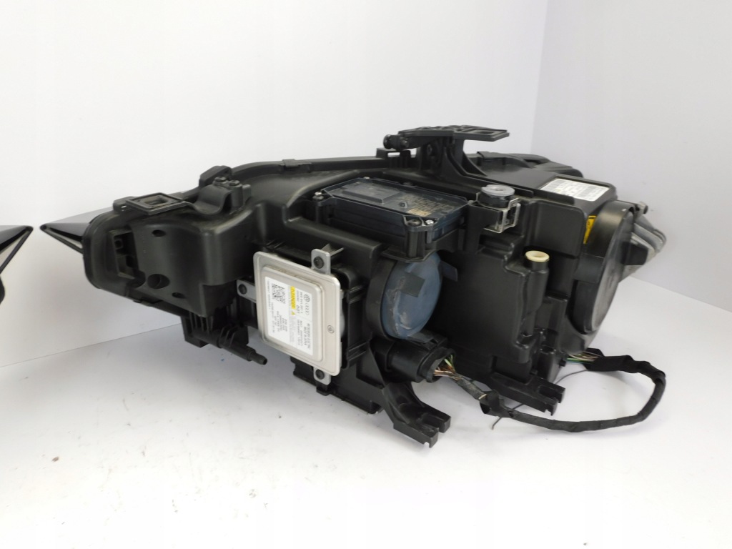 Audi a5 8t рестайлинг  фара правая левая ксенон поворотный 8t0941032 8t0941031 комплектный Недорого