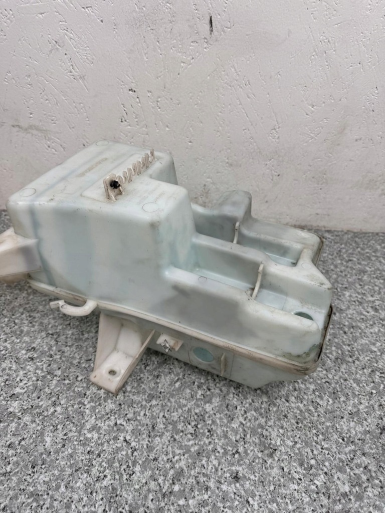 Бачок рідина омивача volvo v40 ii 2012-2018r w-wa 31391615 Зі Шроту